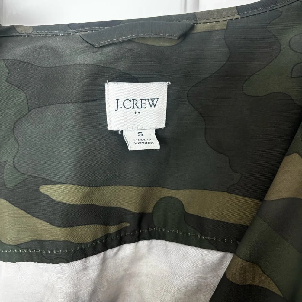 J. Crew Green Camouflage Water Proof Jacket Size Small